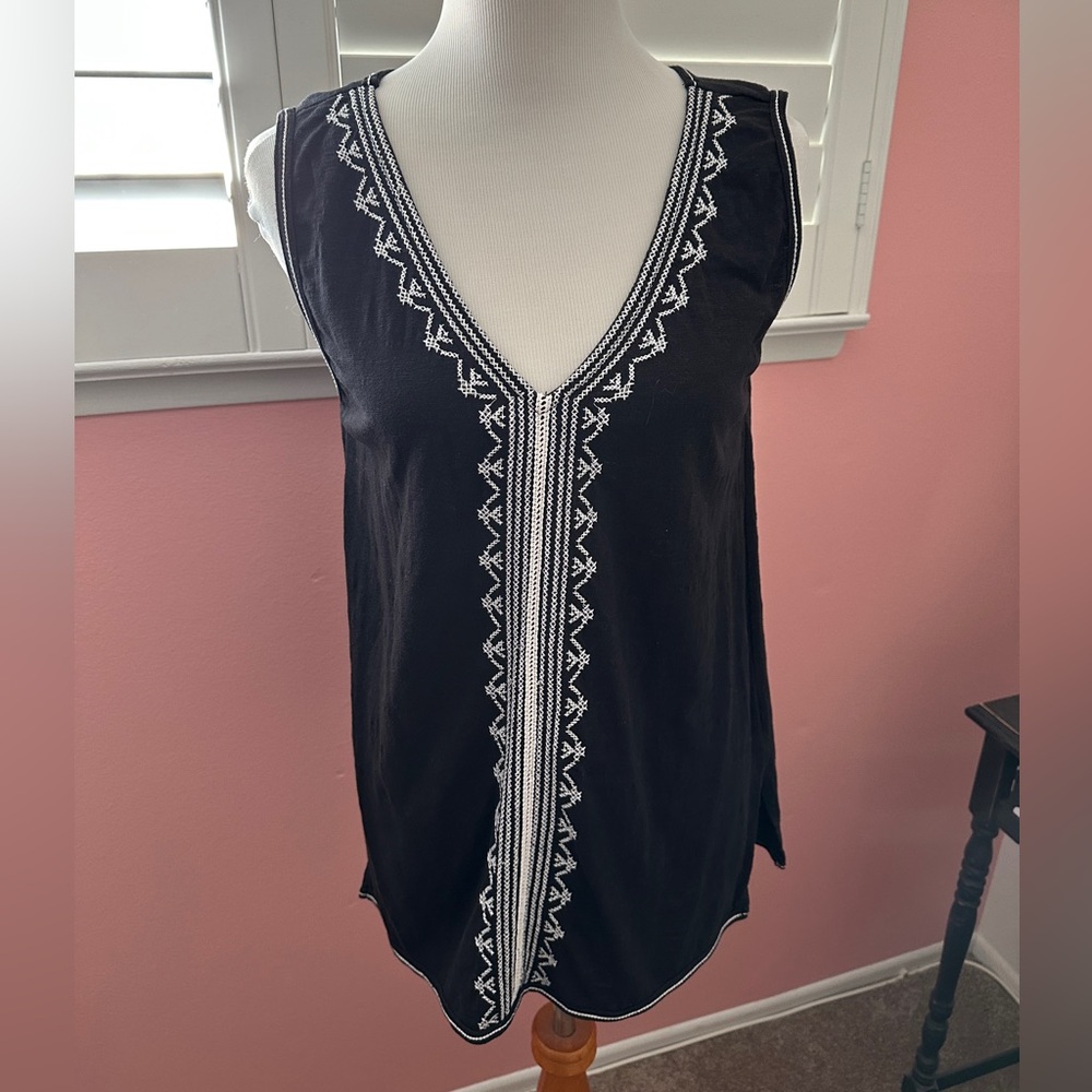 Max Studio Black Top with White Stitching Size L